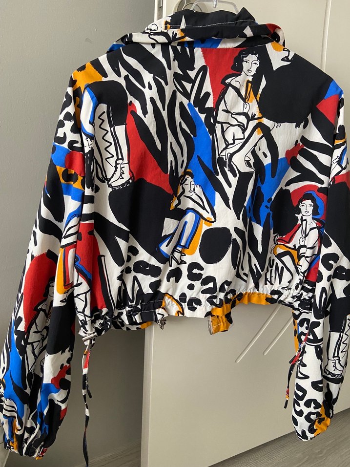 Renkli Baskılı Bershka crop ceket - Görsel 5
