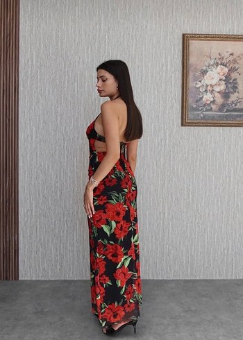 Çiçek Desenli Kırmızı Uzun Drapeli Elbise - Görsel 2