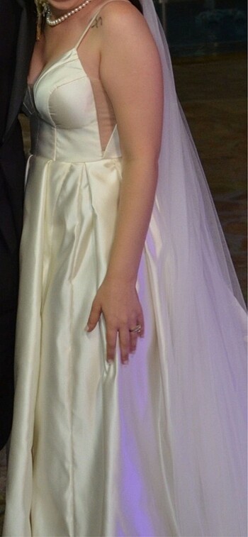 Yırtmaçlı saten gelinlik - Görsel 5