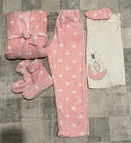 Diğer 5 li kadın pijama seti