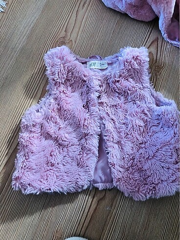 H&M H&M kürk yelek