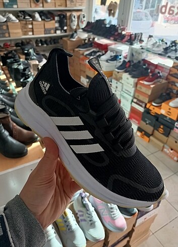 Spor ayakkabı 