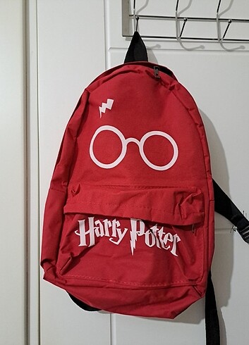 Kırmızı harry potter detaylı lisanslı çanta