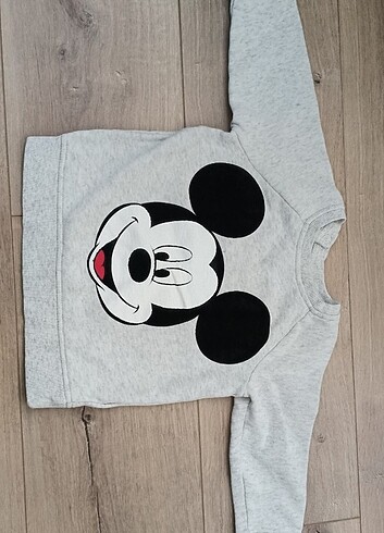 H&M Mickey mouse lisanlı h&m sweatshirt