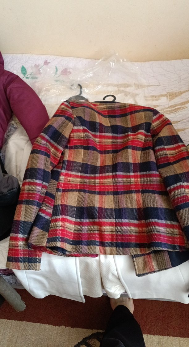 Düğmeli Çok Renkli Midi Yün Kadın Kaban - Görsel 4