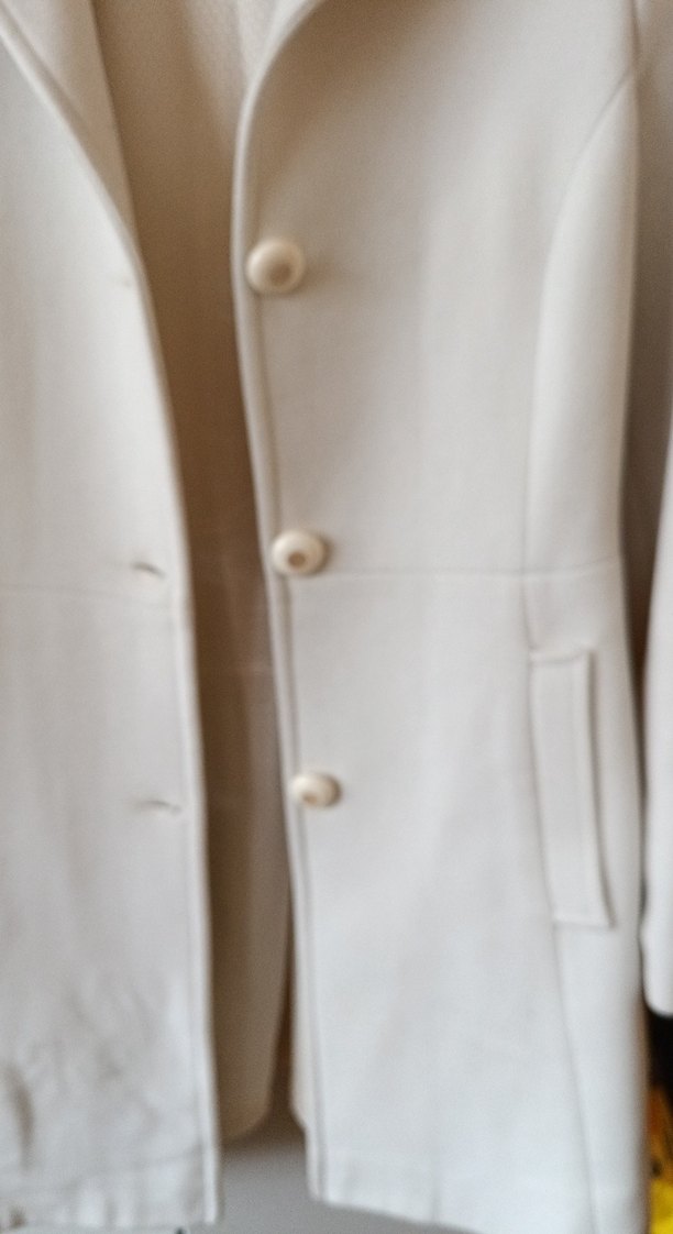 Beyaz Düğmeli Midi Kaban - Görsel 4