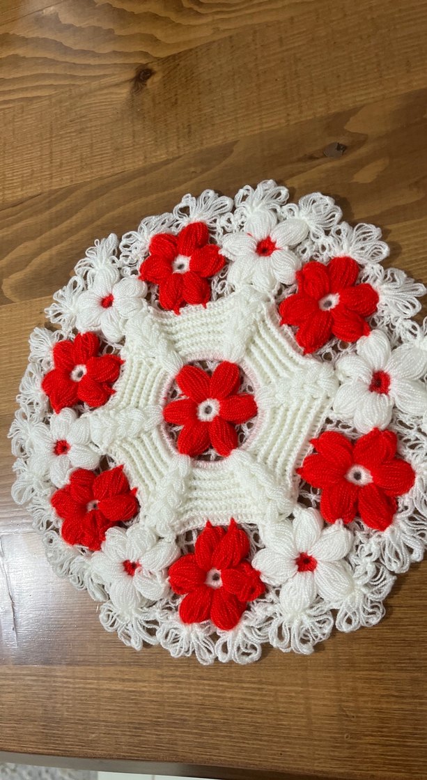 Kırmızı Beyaz Örgü Çiçek Motifli Dekoratif Dantel - Görsel 2