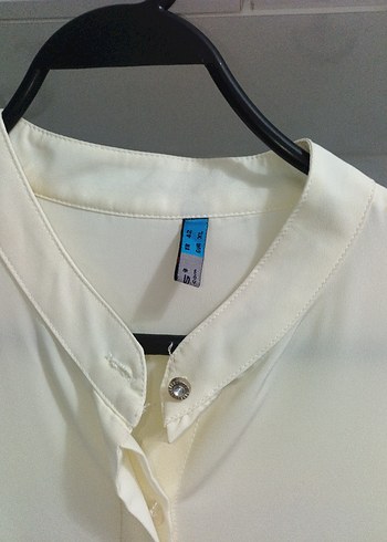 Uzun Kollu Beyaz Düğmeli Gömlek - Görsel 3