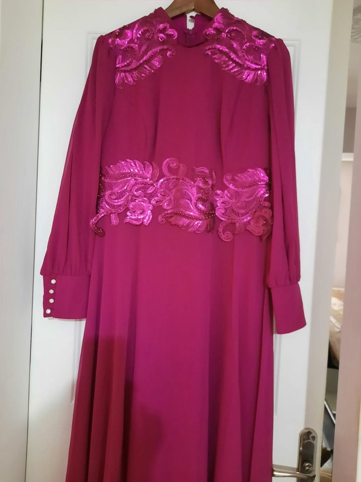 fuşya dantel işlemeli tesettür abiye - Görsel 2