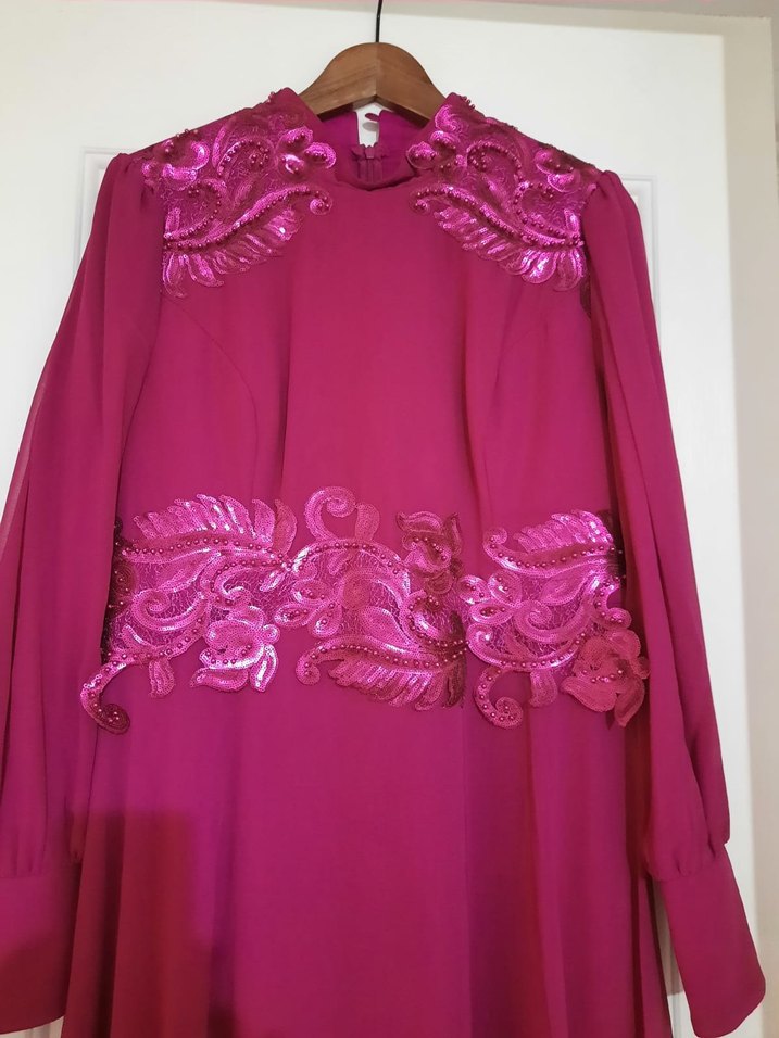 fuşya dantel işlemeli tesettür abiye - Görsel 3