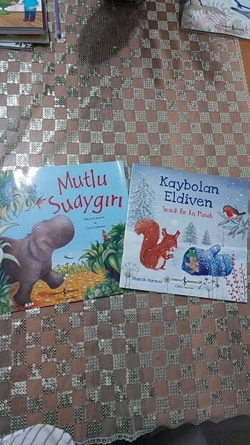 Muutlu su aygiri/ Kaybolan eldiven
