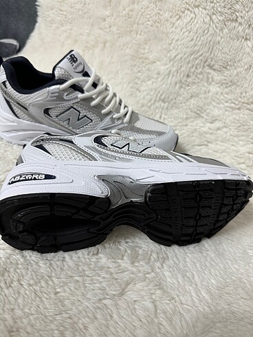 38 Beden beyaz Renk NEW BALANCE 530 MODEL KADIN