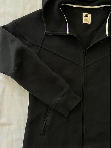 Nike tech
