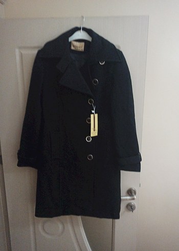 Düğmeli Siyah Kadın Kaban - Görsel 3