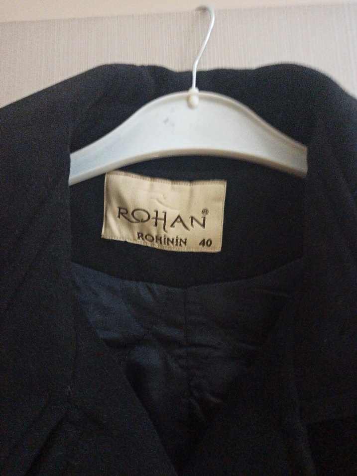 Düğmeli Siyah Kadın Kaban - Görsel 4