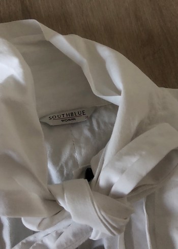 Düğmeli Beyaz Uzun Kollu Gömlek - Görsel 4