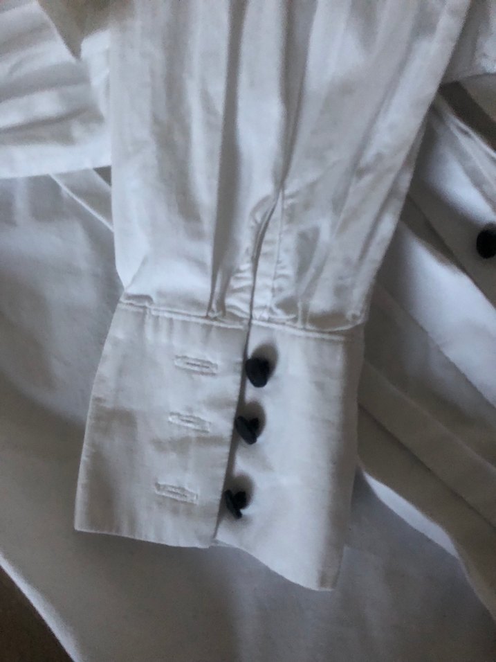 Düğmeli Beyaz Uzun Kollu Gömlek - Görsel 3