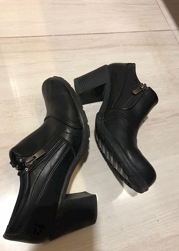 Siyah topuklu ayakkabı kışlık - Görsel 3