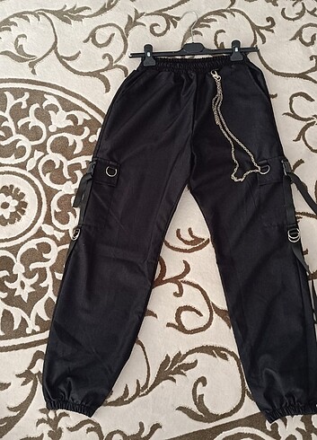 Yüksek bel cepli gençler sizin için harika bir pantolon