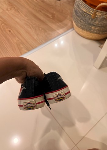 33 Beden Figürlü Converse
