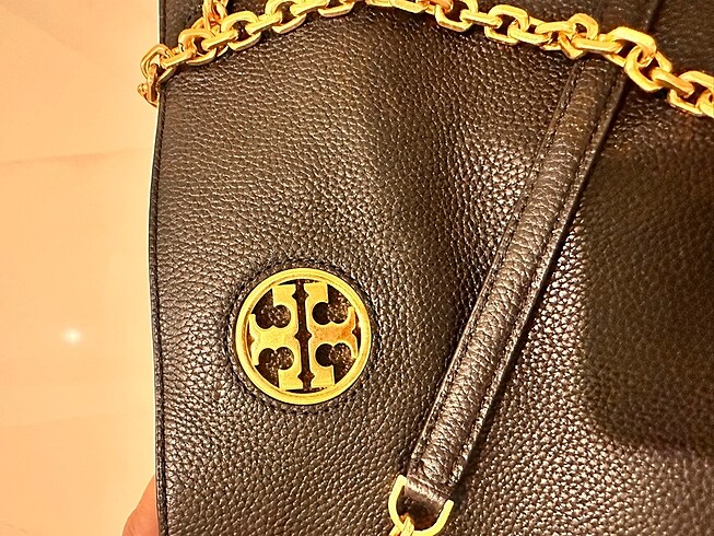  Beden siyah Renk Tory Burch zincirli kol çantası