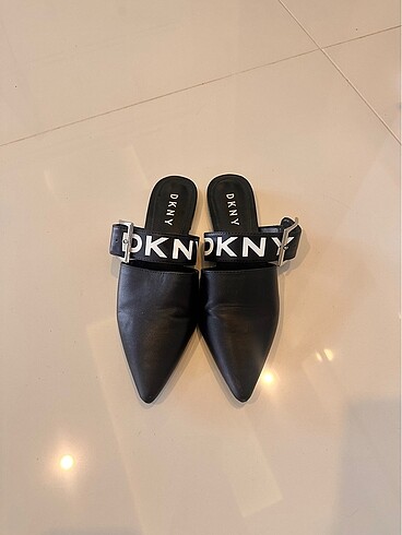 Dkny sivri burun terlik