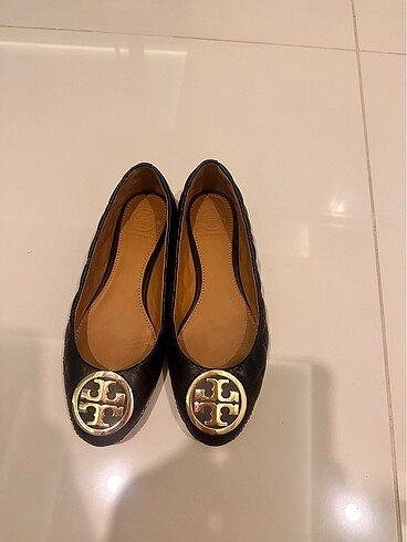 Tory Burch kapitoneli babet