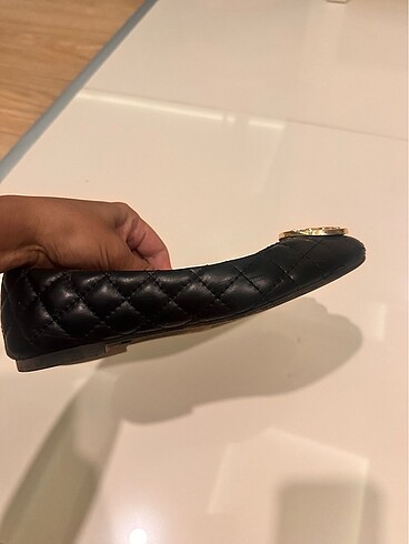 35 Beden siyah Renk Tory Burch kapitoneli babet