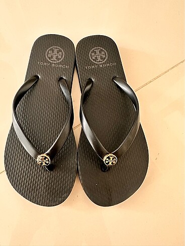 Tory Burch parmak arası terlik