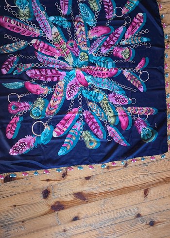 İgne oyalıyor başörtü - Görsel 2