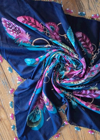 İgne oyalıyor başörtü - Görsel 3