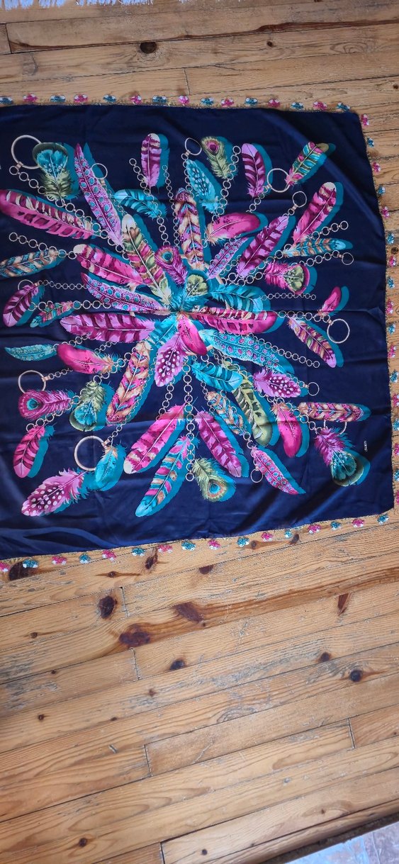 İgne oyalıyor başörtü - Görsel 2