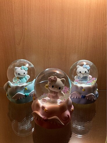 Hello Kitty Kar Küresi