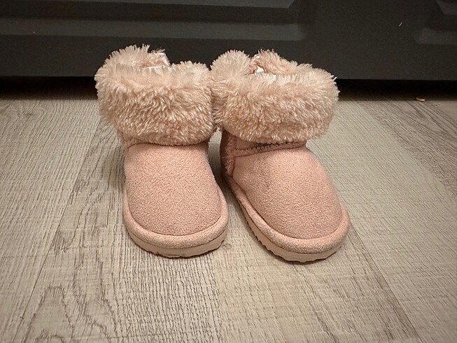 H&M bebek bot