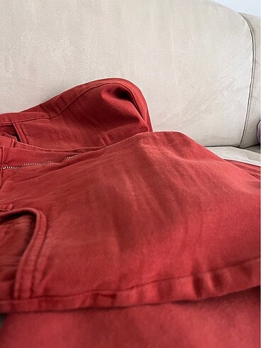 38 Beden kırmızı Renk Mudo PANTALON