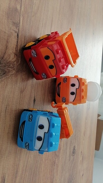 3 adet sevimli iş makinesi