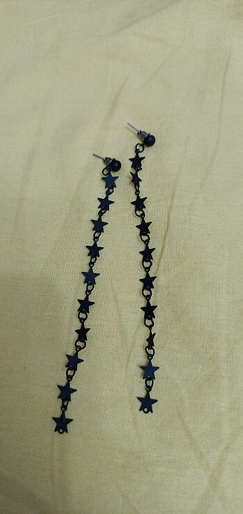 Metal yıldızlı küpe