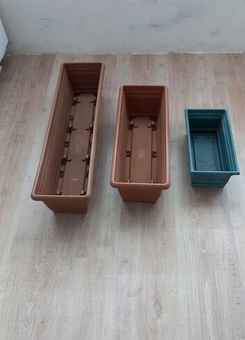 3adet az kullanılmış temiz saksı 