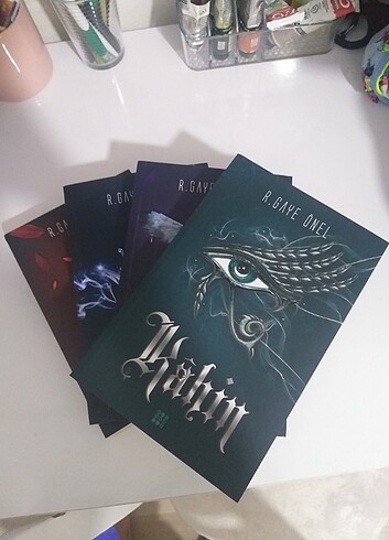 ATEŞLİ KANATLAR SERISI DÖRT KITAP