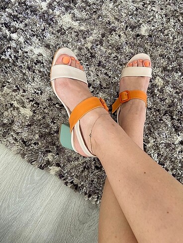 Zara Kadın bej mint 5 cm topuklu renkli sandalet