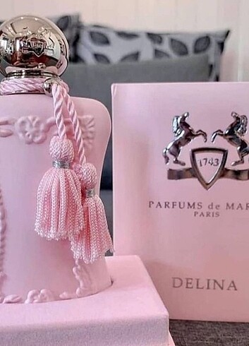 Kadın parfüm #delina