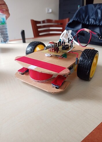  Çizgi izleyen robot 