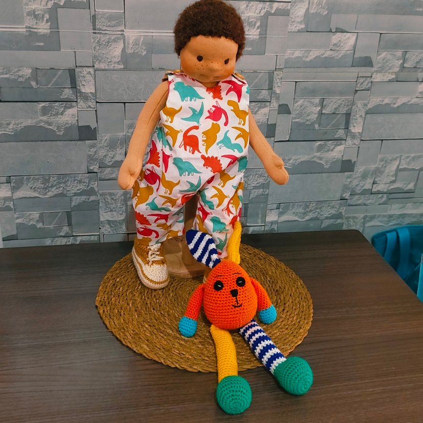 Renkli Dinozor Desenli Kumaş Bebek ve Örgü Oyuncak - Görsel 3