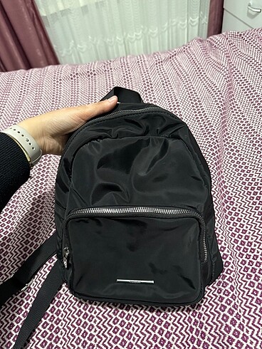 Pull and Bear Sırt Çantası