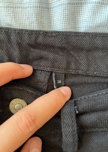 36 Beden siyah Renk Trenyolmilla büyük cepli pantolon