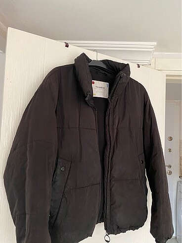 Pull And Bear Mont