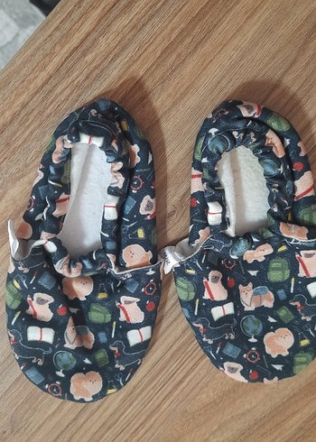 Erkek Bebek Çok Renkli Örme Ev Ayakkabısı