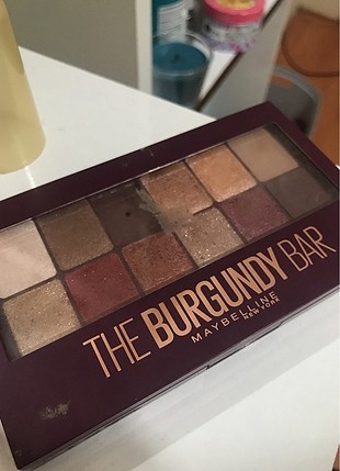Burgundy far paleti