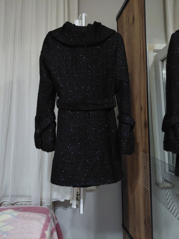 Kemerli Siyah Kadın Kaban - Görsel 2