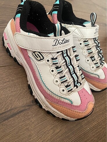 Skechers